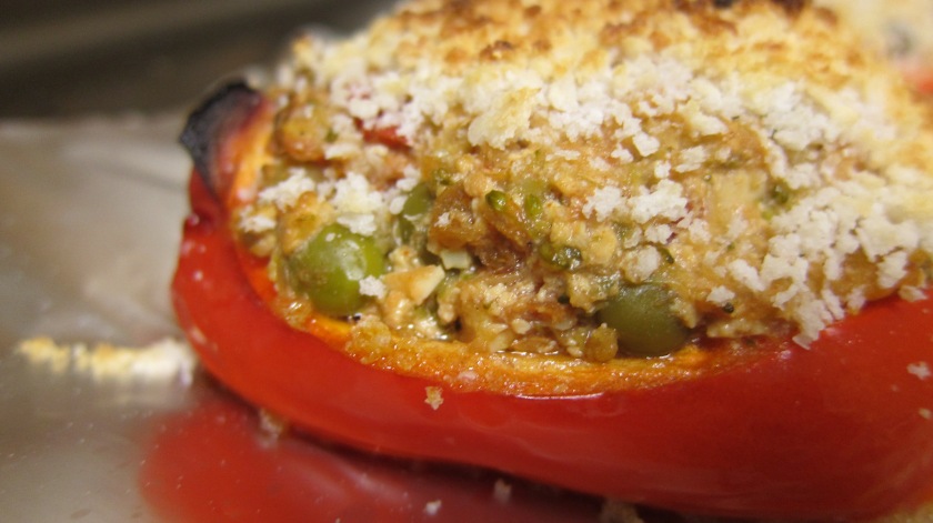 Stuffed Bell Pepper with Chicken, Tofu, Vegetables, Breadcrumbs by TCP